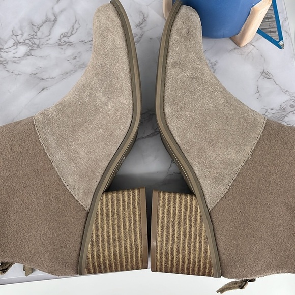 TOMS Lacy Ankle Bootie Desert Taupe Zip Up Casual Boho Size 8.5 Tan Beige Comfy - Picture 6 of 9